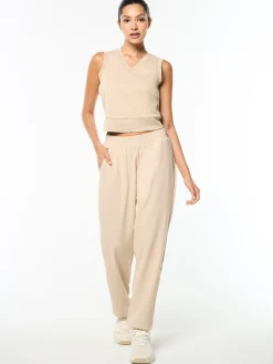 Noemi Pant- Humus